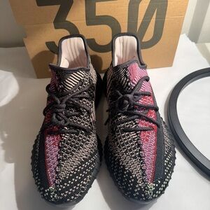 Yeezy Boost 350 V2 Black Red Sneakers with box
